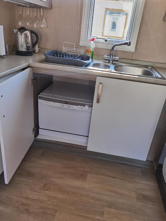 3 Bedroom Caravan With Hot Tub Tattershall Lakes Εξωτερικό φωτογραφία