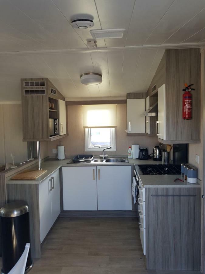 3 Bedroom Caravan With Hot Tub Tattershall Lakes Εξωτερικό φωτογραφία