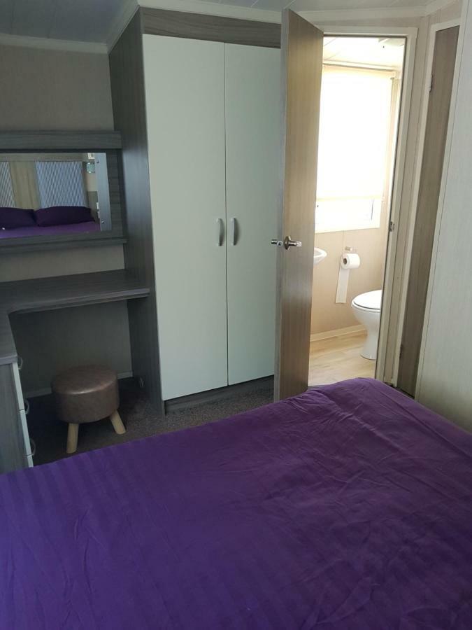 3 Bedroom Caravan With Hot Tub Tattershall Lakes Εξωτερικό φωτογραφία