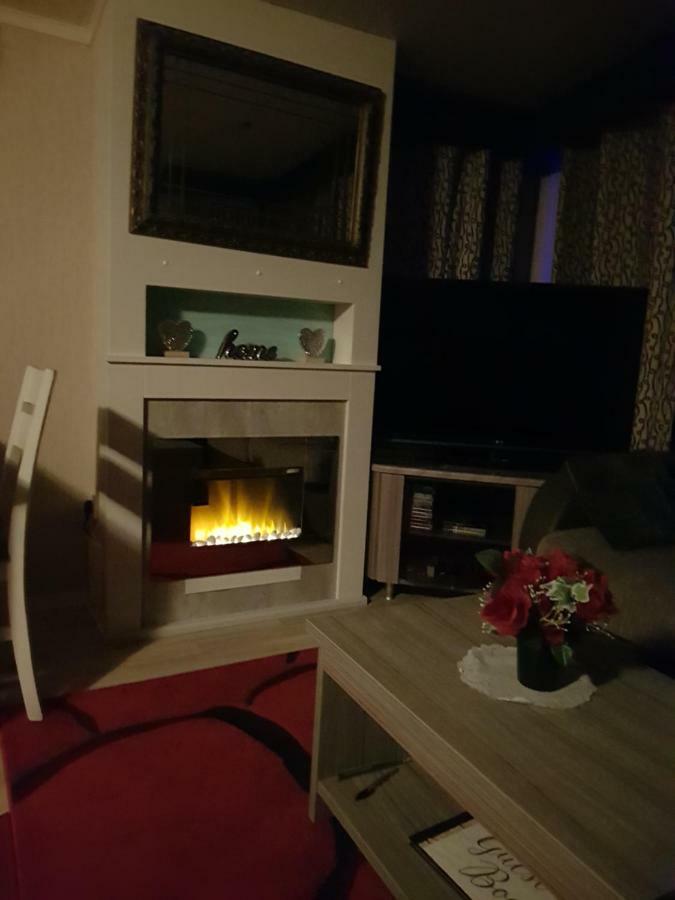 3 Bedroom Caravan With Hot Tub Tattershall Lakes Εξωτερικό φωτογραφία