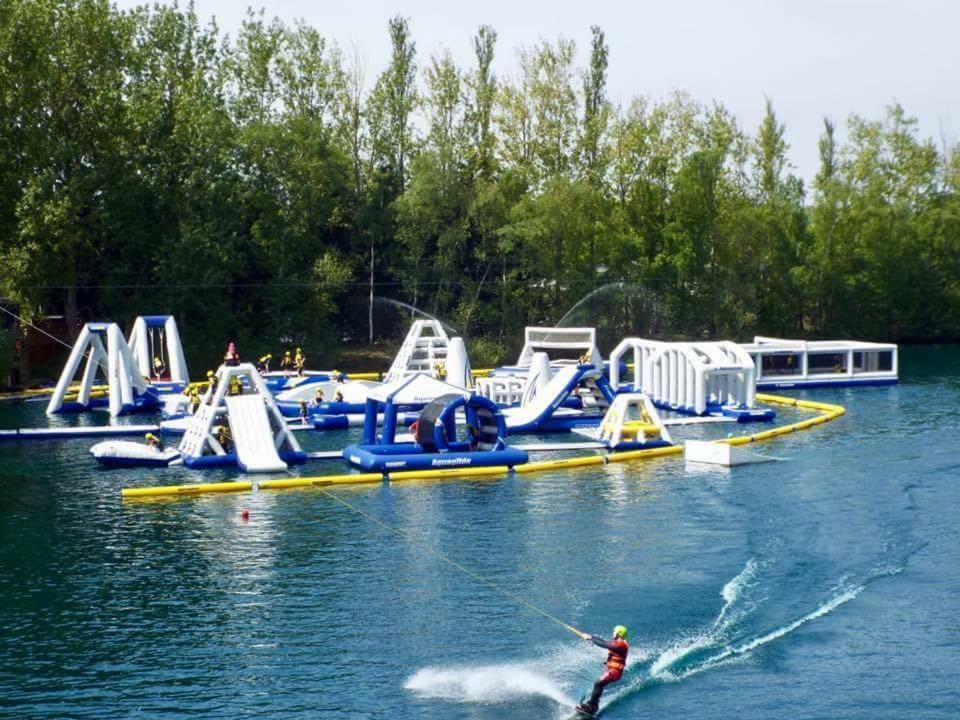 3 Bedroom Caravan With Hot Tub Tattershall Lakes Εξωτερικό φωτογραφία