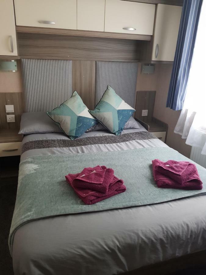 3 Bedroom Caravan With Hot Tub Tattershall Lakes Εξωτερικό φωτογραφία