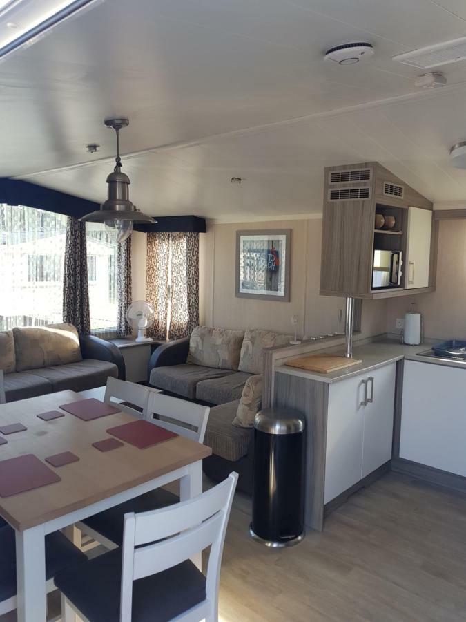3 Bedroom Caravan With Hot Tub Tattershall Lakes Εξωτερικό φωτογραφία