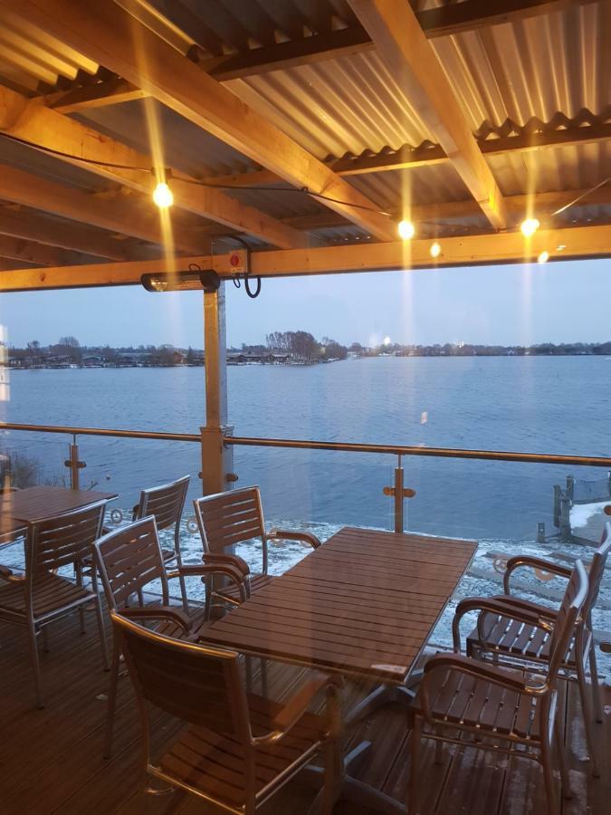 3 Bedroom Caravan With Hot Tub Tattershall Lakes Εξωτερικό φωτογραφία